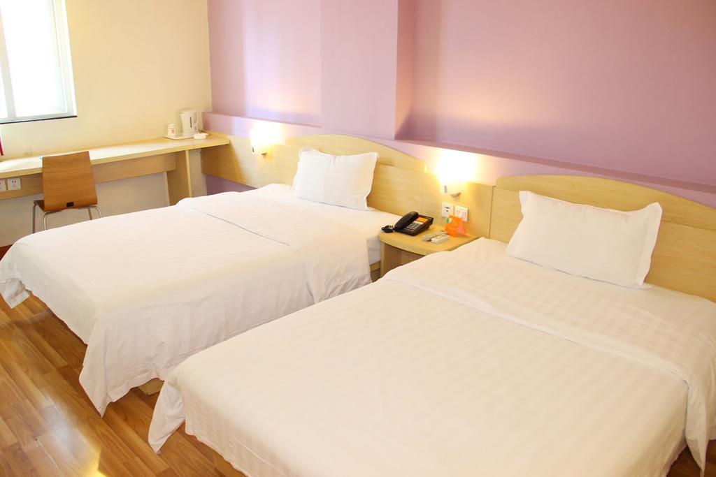 7Days Premium Chongqing Hongqihegou Hotel Exterior foto