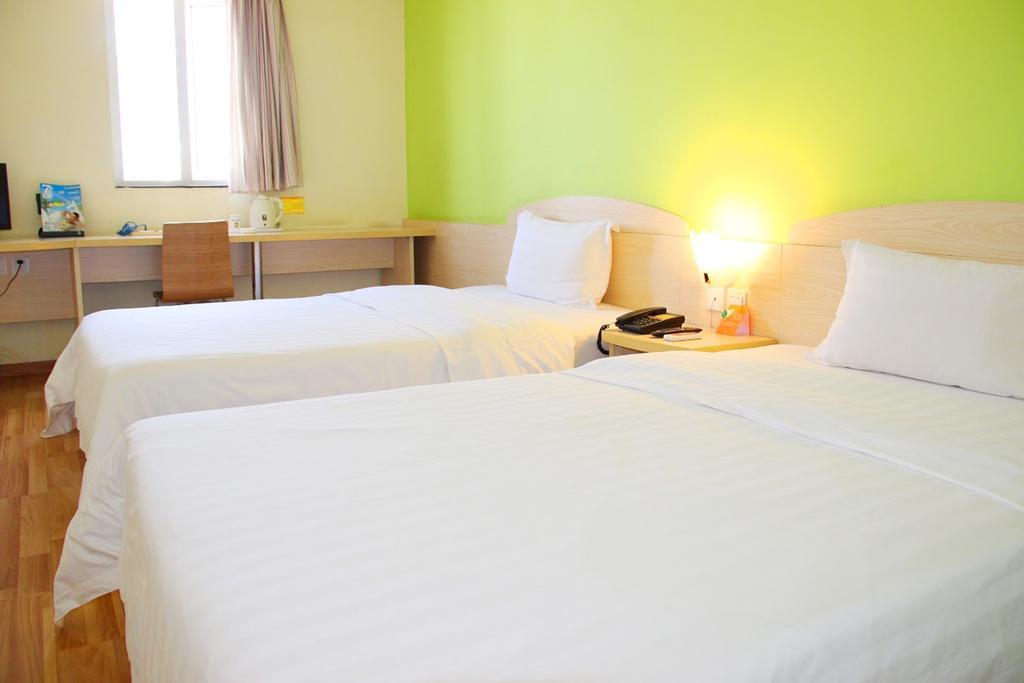 7Days Premium Chongqing Hongqihegou Hotel Exterior foto